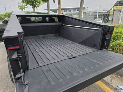 2024 Tesla CYBERTRUCK — миниатюра 15