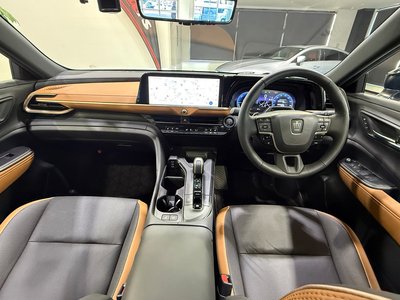 TOYOTA CROWN CROSSOVER - 7