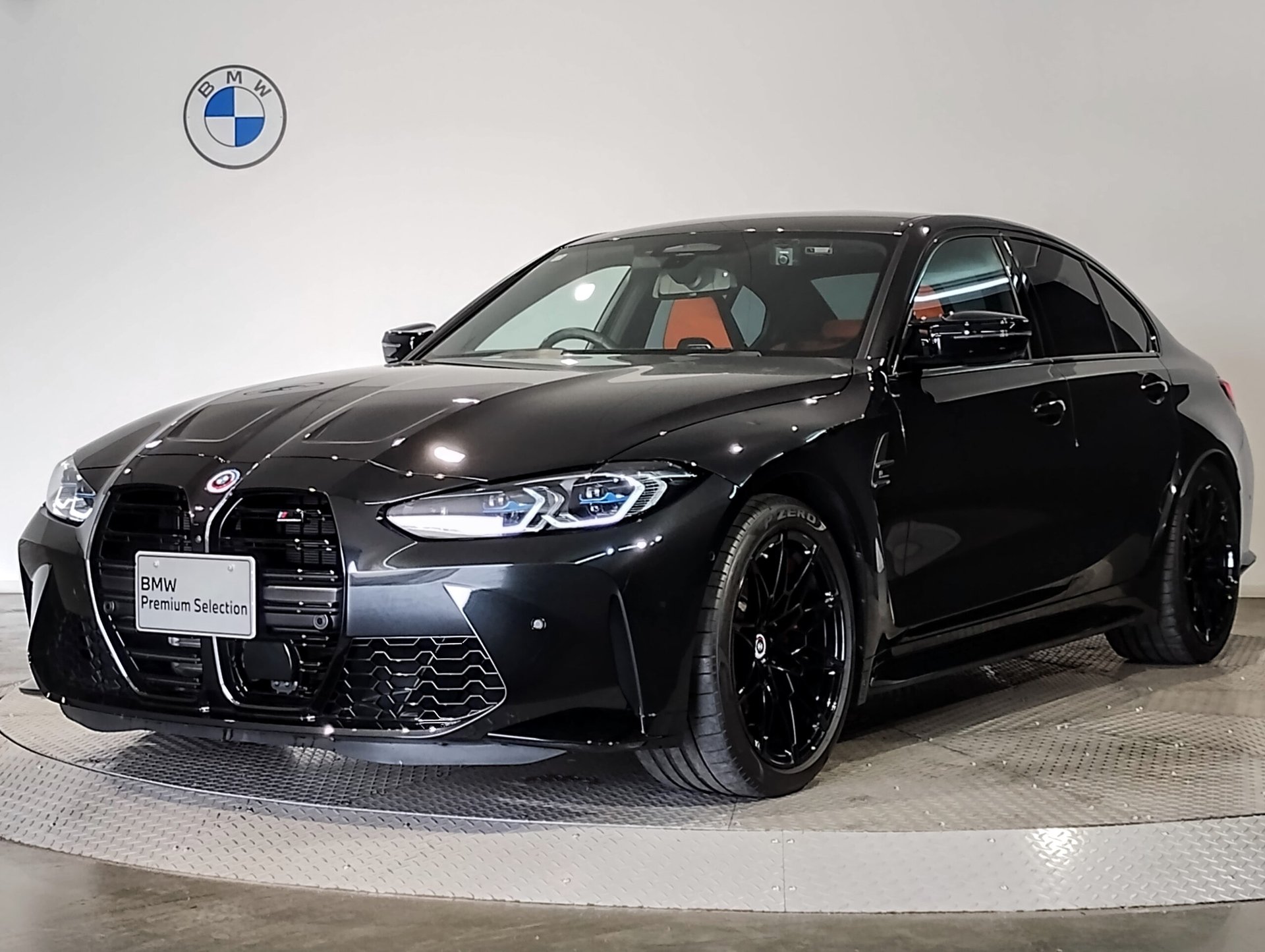 BMW M3 SEDAN - View 1