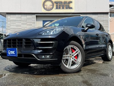 PORSCHE MACAN - 1