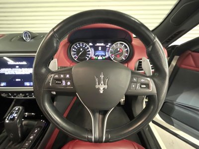 صورة 9 لـ 2021 Maserati LEVANTE