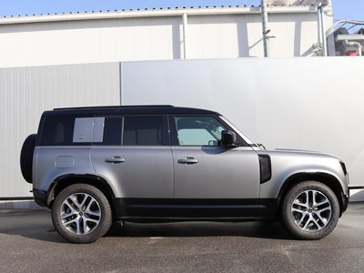 LAND ROVER DEFENDER - 8