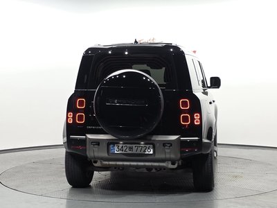LAND ROVER DEFENDER - 4