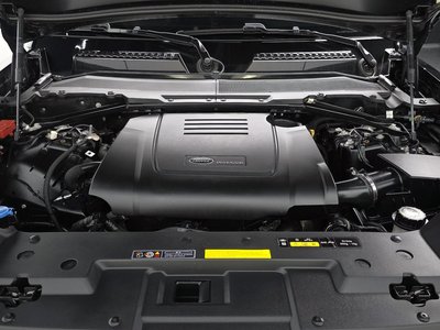 LAND ROVER DEFENDER - 7