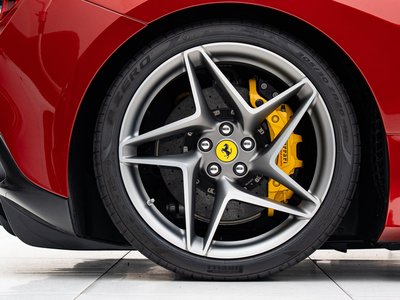 صورة 10 لـ 2022 Ferrari F8 SPIDER