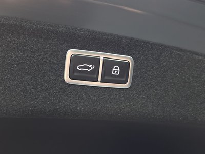 2022 Genesis G80 (RG3) thumbnail 32