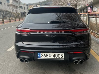 PORSCHE MACAN - 4