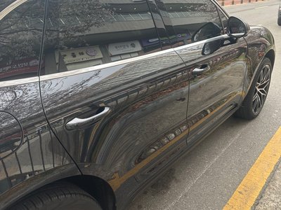 PORSCHE MACAN - 9