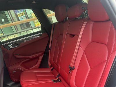 PORSCHE MACAN - 10