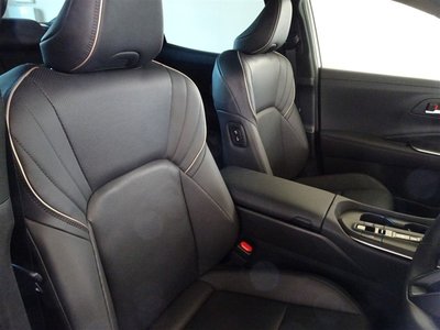 TOYOTA CROWN CROSSOVER - 8