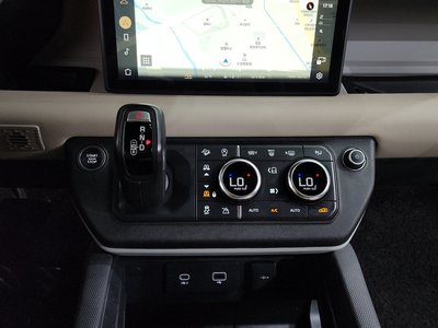 2021 LAND Rover DEFENDER — миниатюра 12
