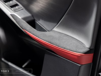 2025 Lexus IS — миниатюра 54