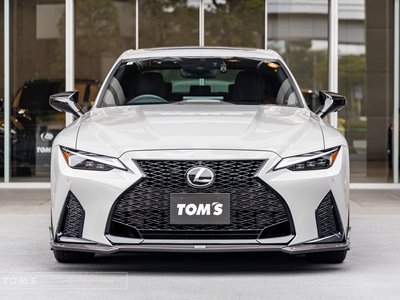 2025 Lexus IS photo 8