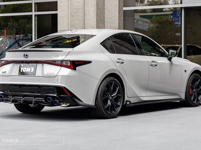 2025 Lexus IS — миниатюра 19