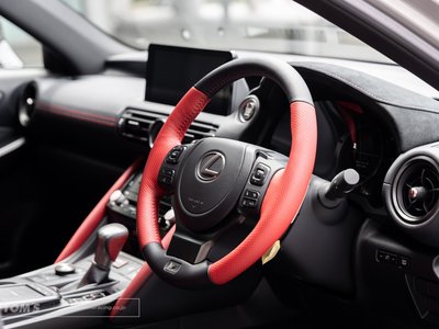 2025 Lexus IS — миниатюра 38