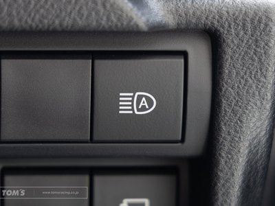 2025 Lexus IS — миниатюра 47