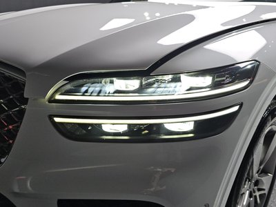 2021 Genesis GV70 photo 9
