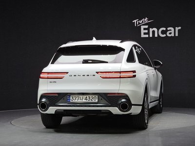 2021 Genesis GV70 photo 3