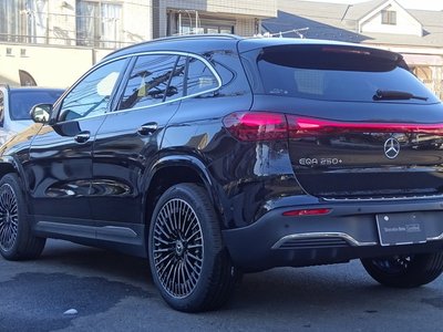 MERCEDES-BENZ EQA - 6