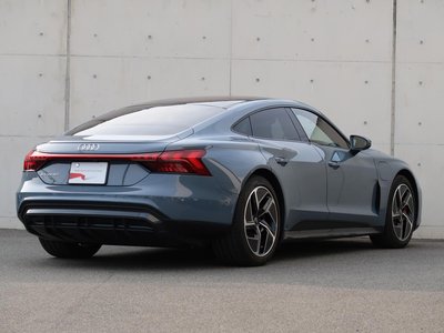 AUDI E-TRON GT QUATTRO - 6