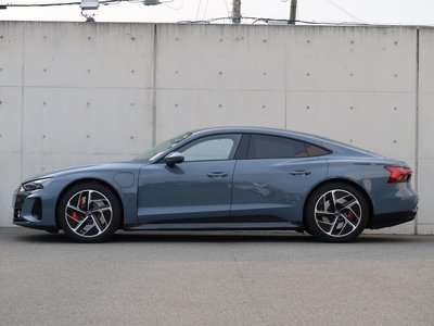 AUDI E-TRON GT QUATTRO - 5