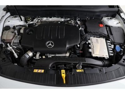 MERCEDES-BENZ GLB - 8