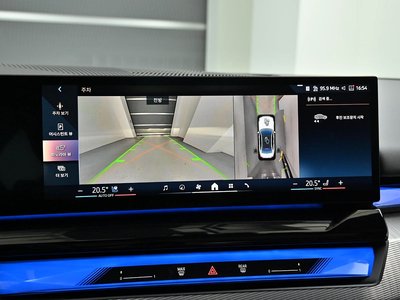 2025 BMW 5 SERIES — миниатюра 15