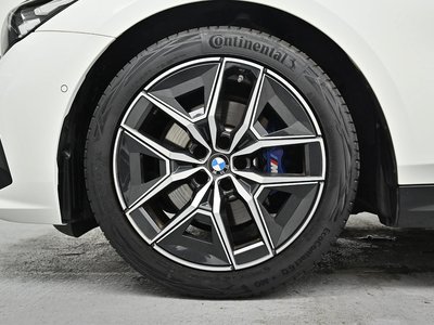 2025 BMW 5 SERIES 照片 6