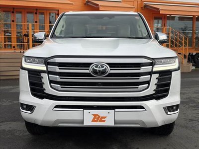 TOYOTA LAND CRUISER 300 - 9