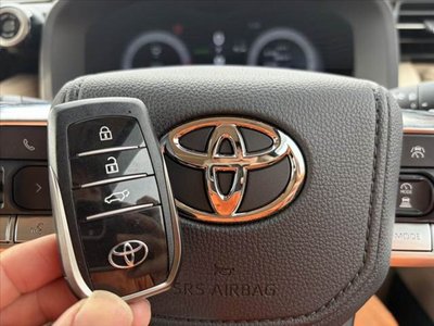 TOYOTA LAND CRUISER 300 - 7