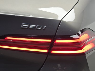2026 BMW 5 SERIES 照片 10