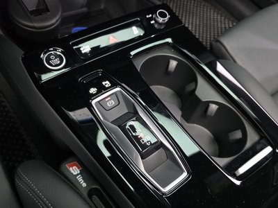 AUDI Q6 E-TRON - 9