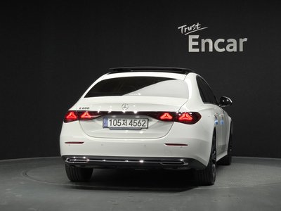 MERCEDES-BENZ E-CLASS - 4