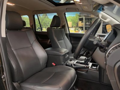 TOYOTA LAND CRUISER PRADO - 7