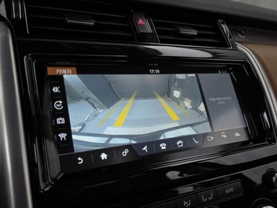 2017 LAND Rover DISCOVERY 缩略图 16