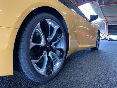 2017 Lexus LC — миниатюра 21