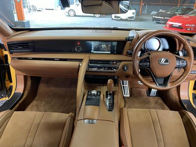 2017 Lexus LC — миниатюра 26