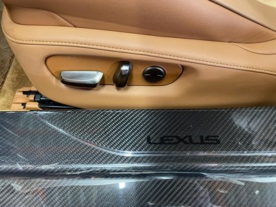 2017 Lexus LC — миниатюра 36