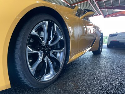 2017 Lexus LC — миниатюра 13