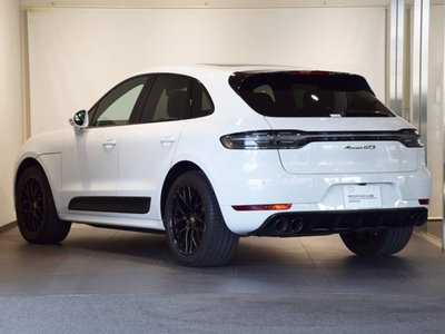PORSCHE MACAN - 4