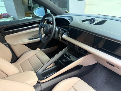 PORSCHE MACAN - 7