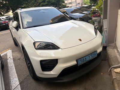 PORSCHE MACAN - 5