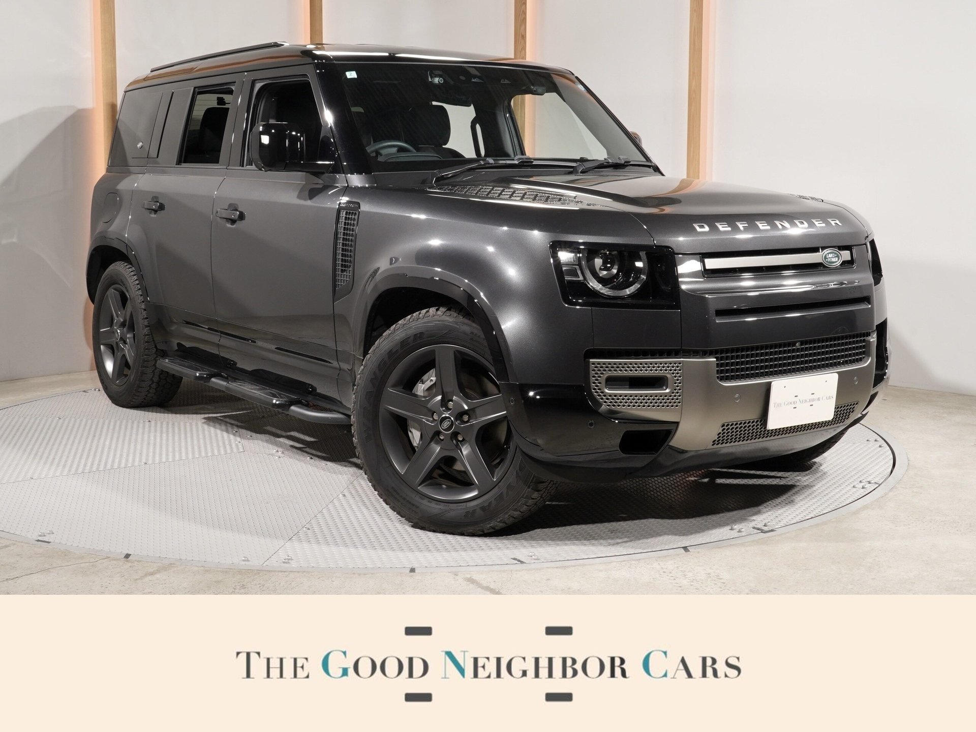 LAND ROVER DEFENDER - View 1