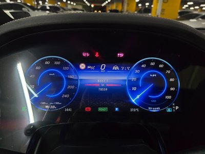 MERCEDES-BENZ EQS - 8
