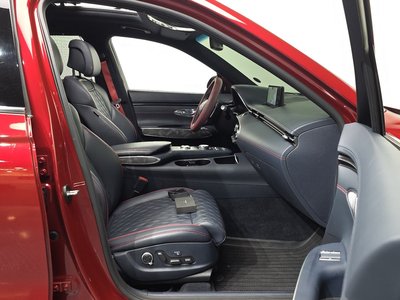 2022 Genesis GV70 — миниатюра 11