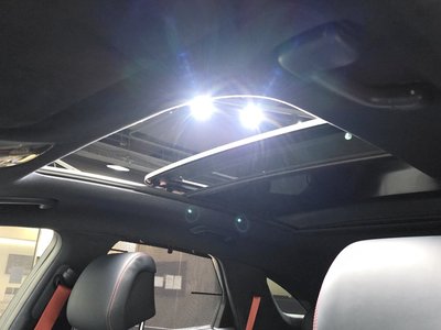 2022 Genesis GV70 — миниатюра 19