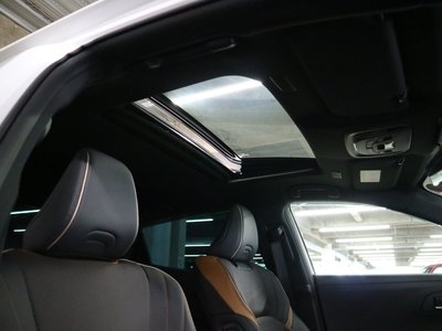 TOYOTA CROWN CROSSOVER - 2