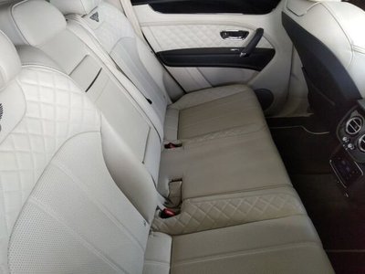 BENTLEY BENTAYGA - 6