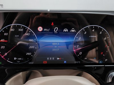 MERCEDES-BENZ E-CLASS - 8