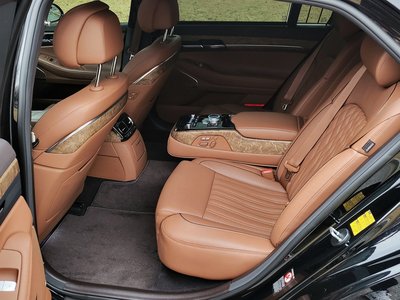 صورة مصغرة 13 لـ 2020 Genesis G90
